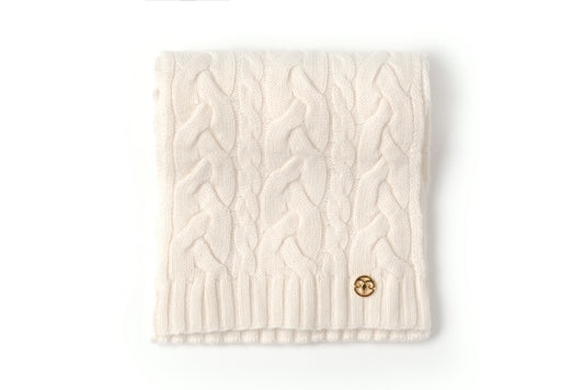 White cable knit scarf