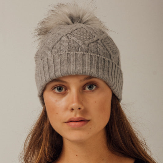Gray cashmere hat with pompom