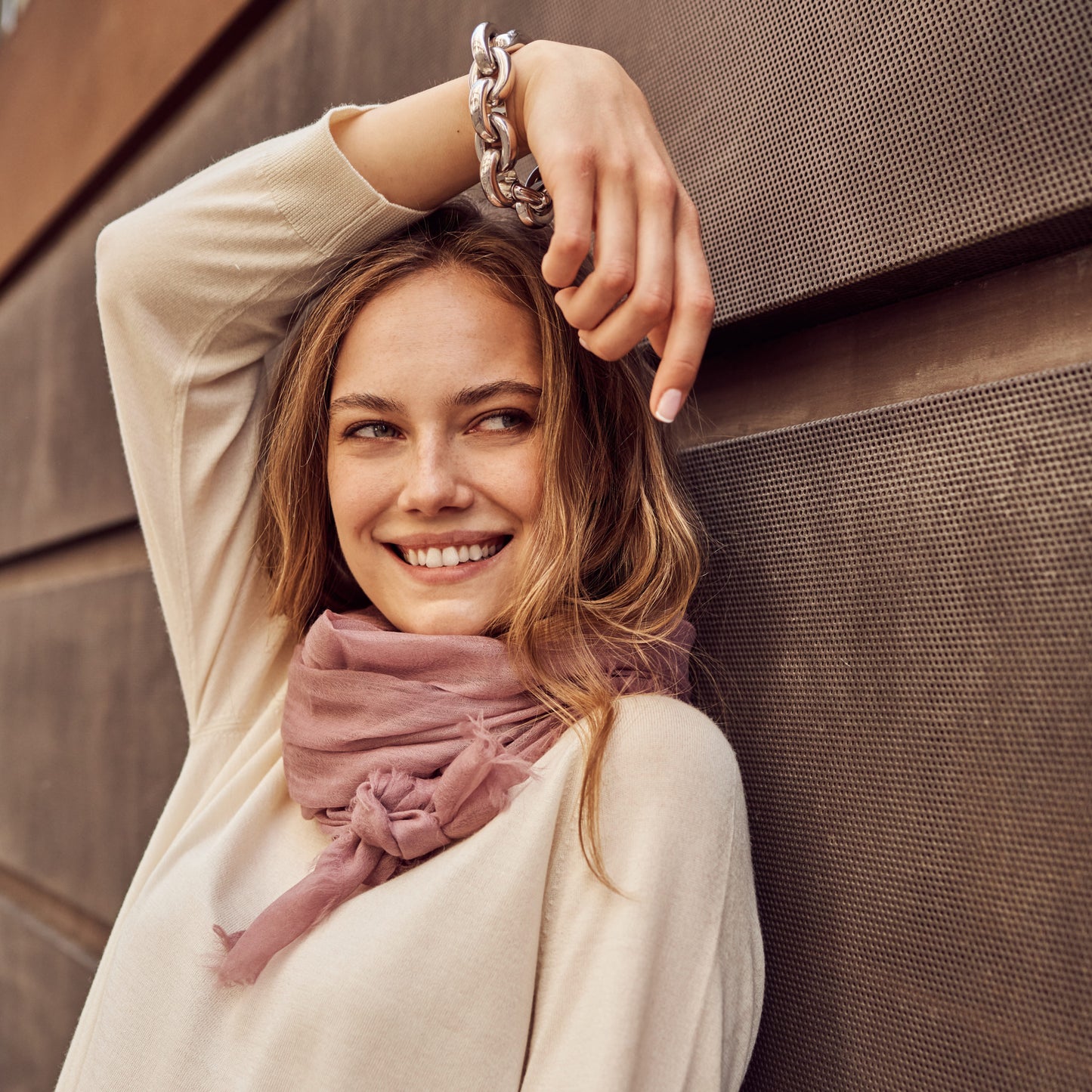 fular ultra fino de cashmere en color rosa oscuro