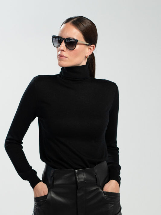 Annie black sweater