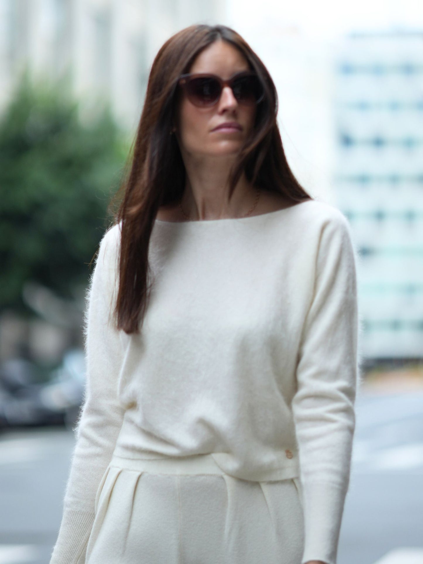 Claudia gebürsteter weißer Pullover
