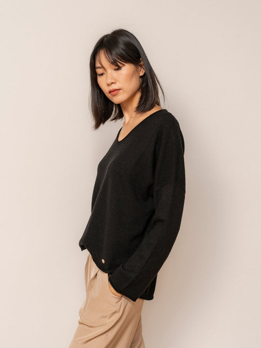 Anais black sweater