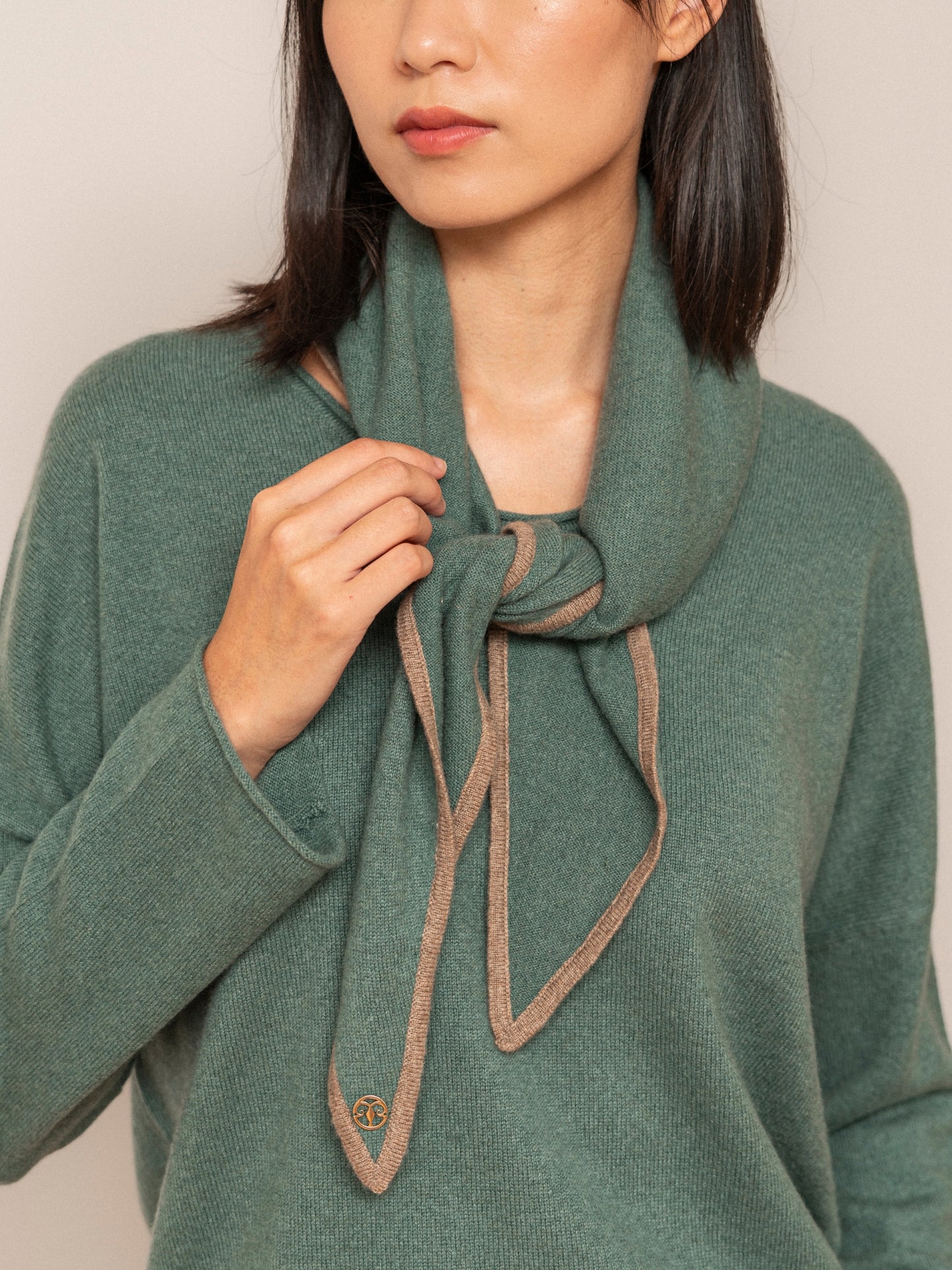 Pañuelo Leonora de cashmere verde