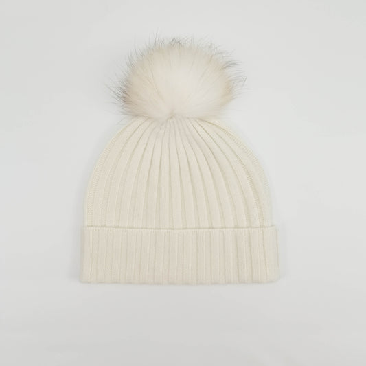 Raw ribbed cashmere pompom hat