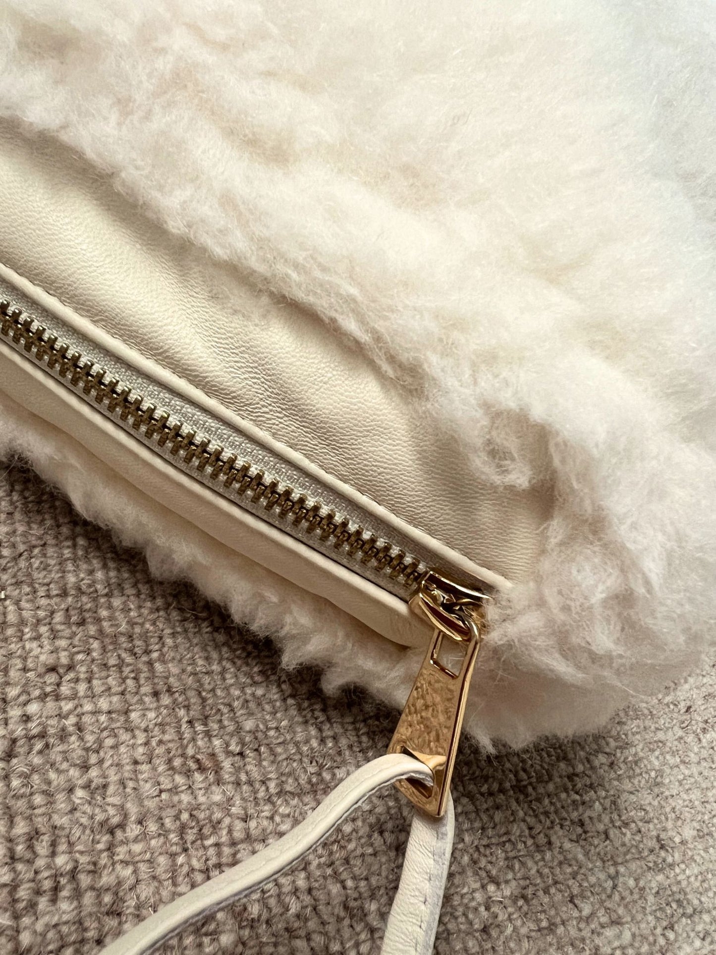 Wool hair bag