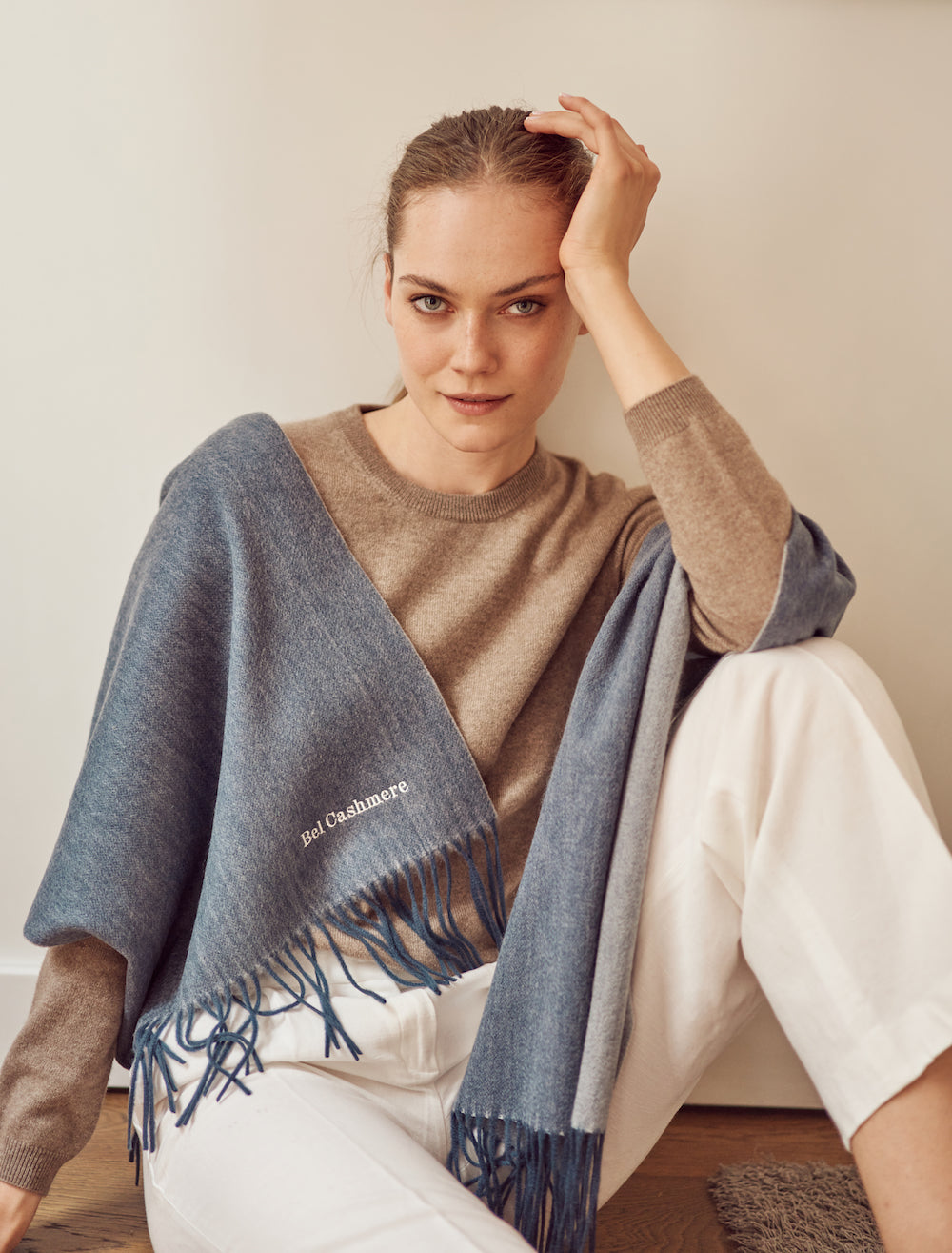 Bufanda de cashmere de doble faz azul y crema