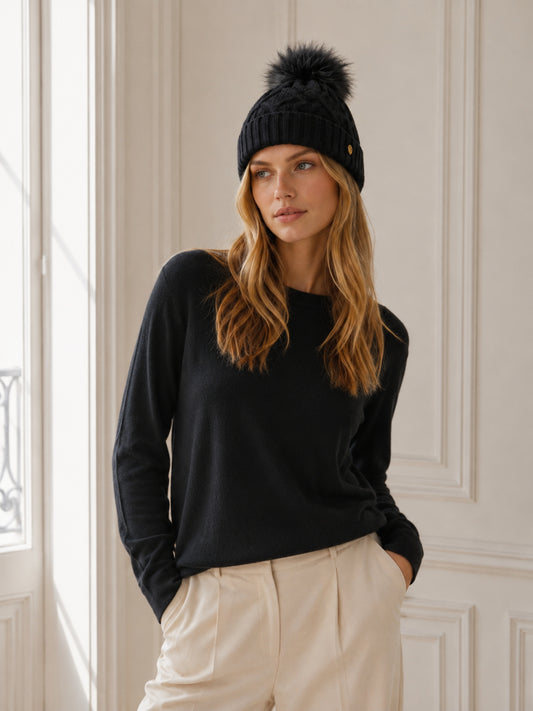 Black cashmere hat with pompom