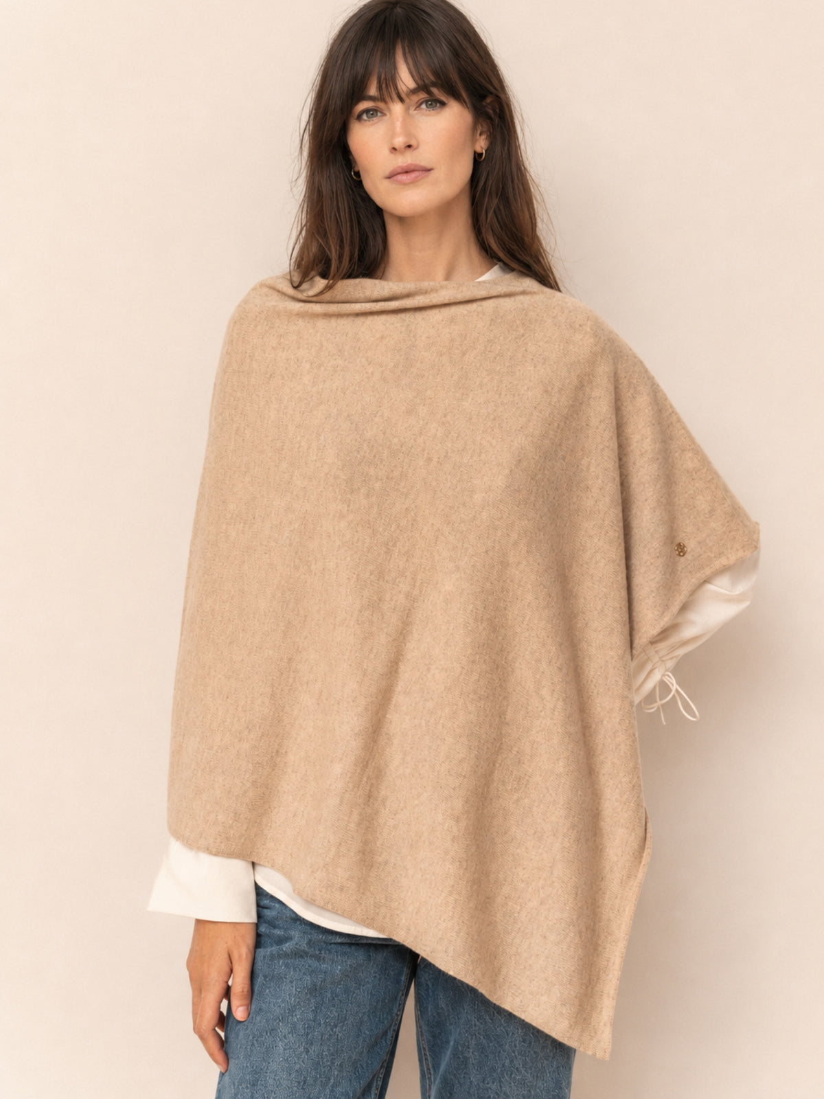 Poncho de cashmere beige