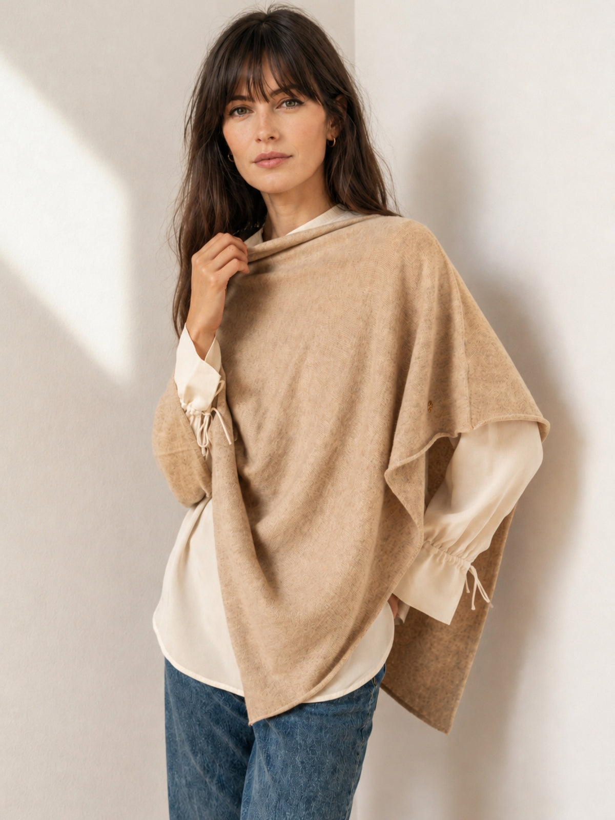 Poncho de cashmere beige