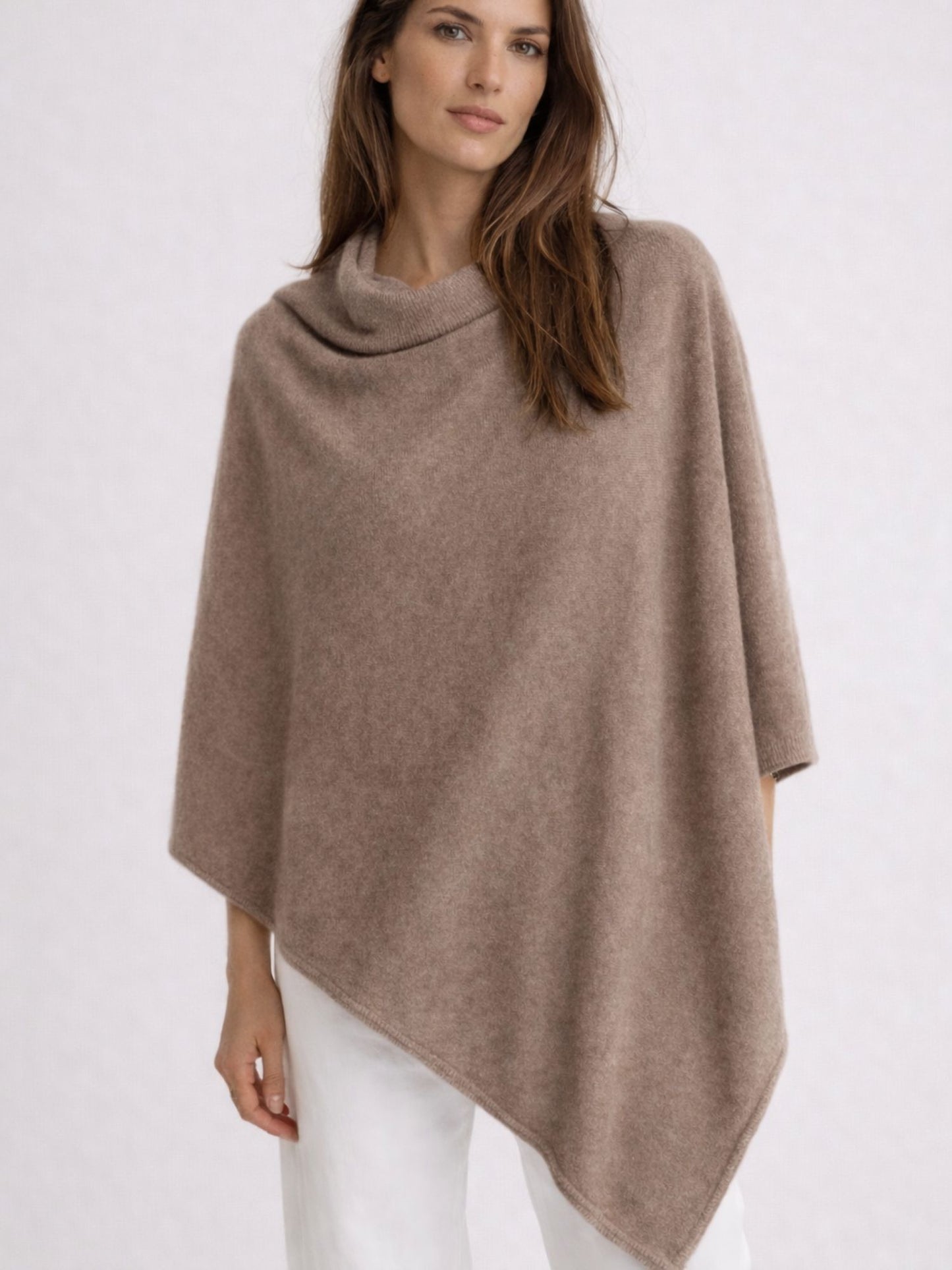 Poncho de cashmere tostado