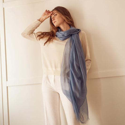 fular ultra fino de cashmere en color azul