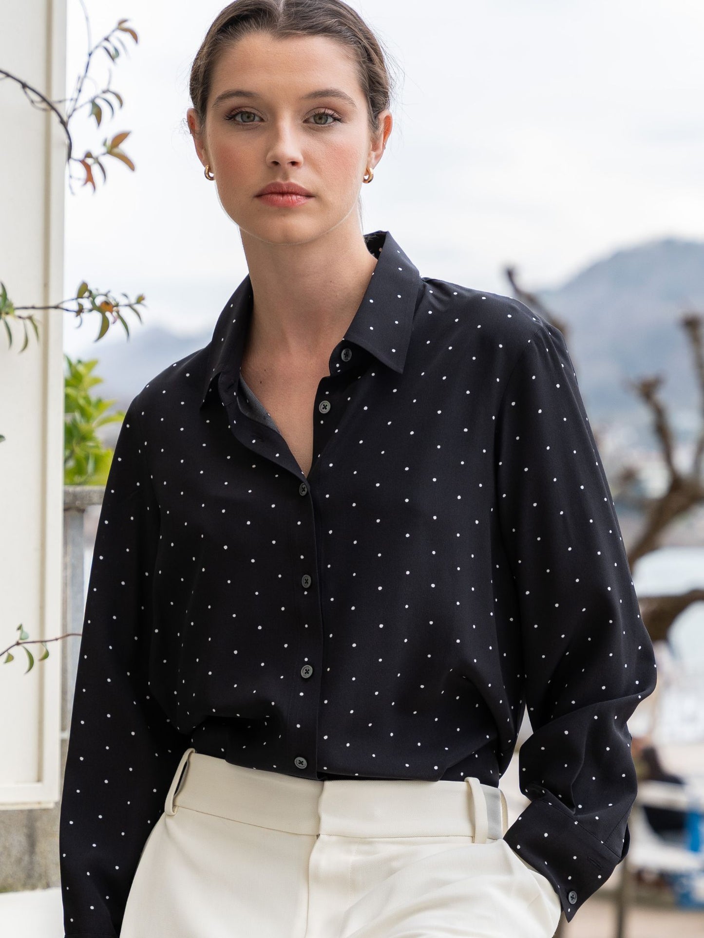 Blusa Bianca de seda de lunares