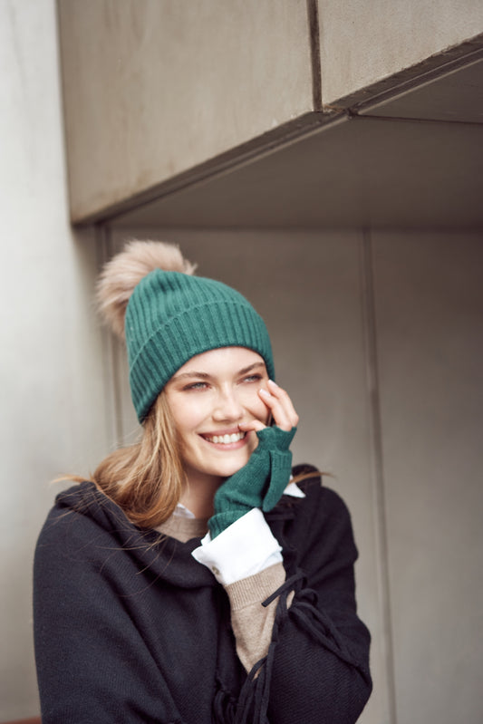 Long green cashmere mittens
