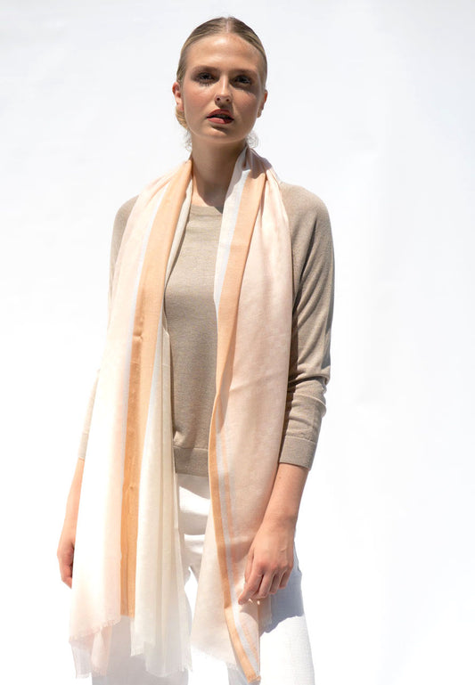 fular fino de cashmere en color rosa claro