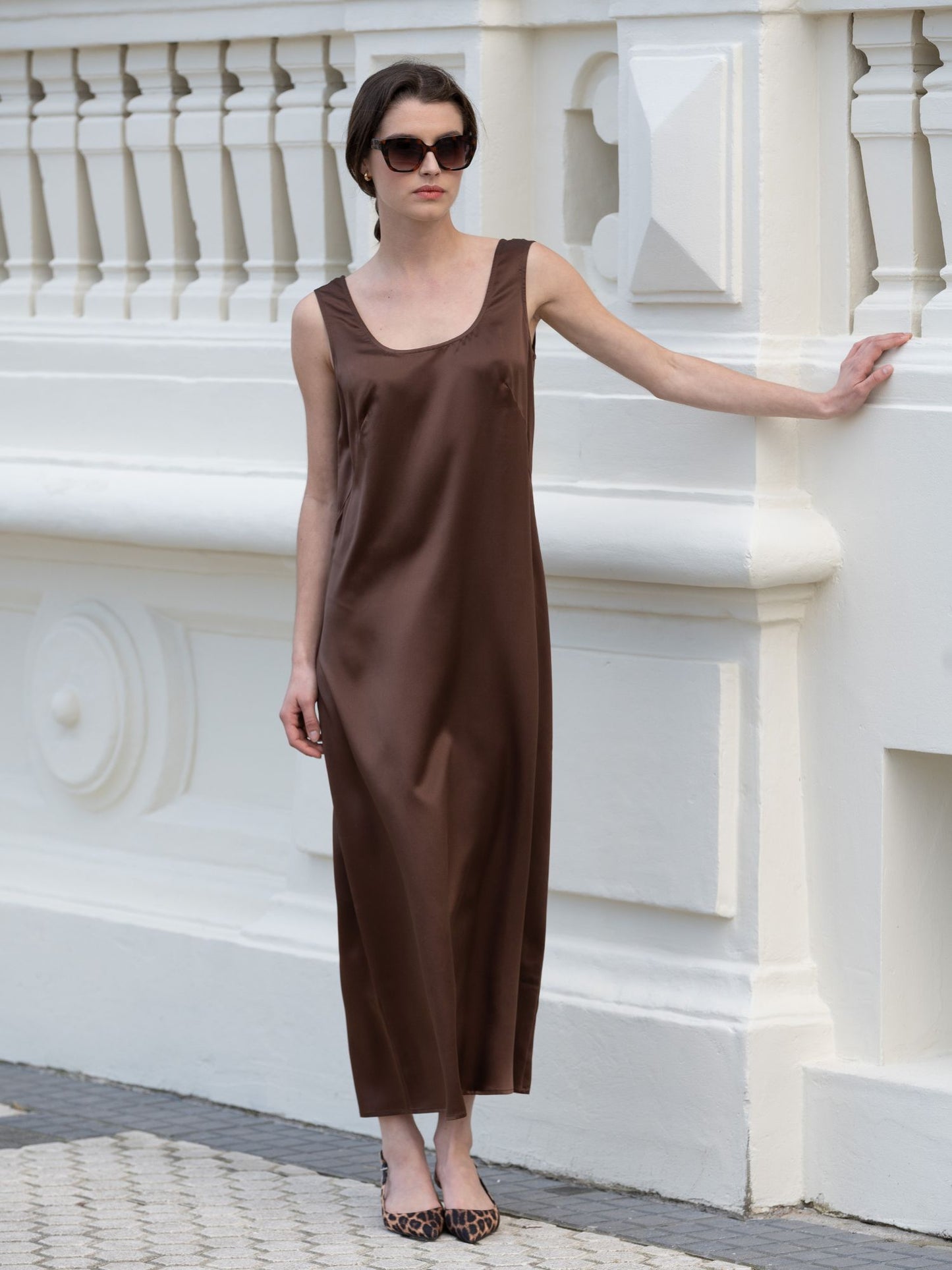 Vestido Olivia de seda marrón