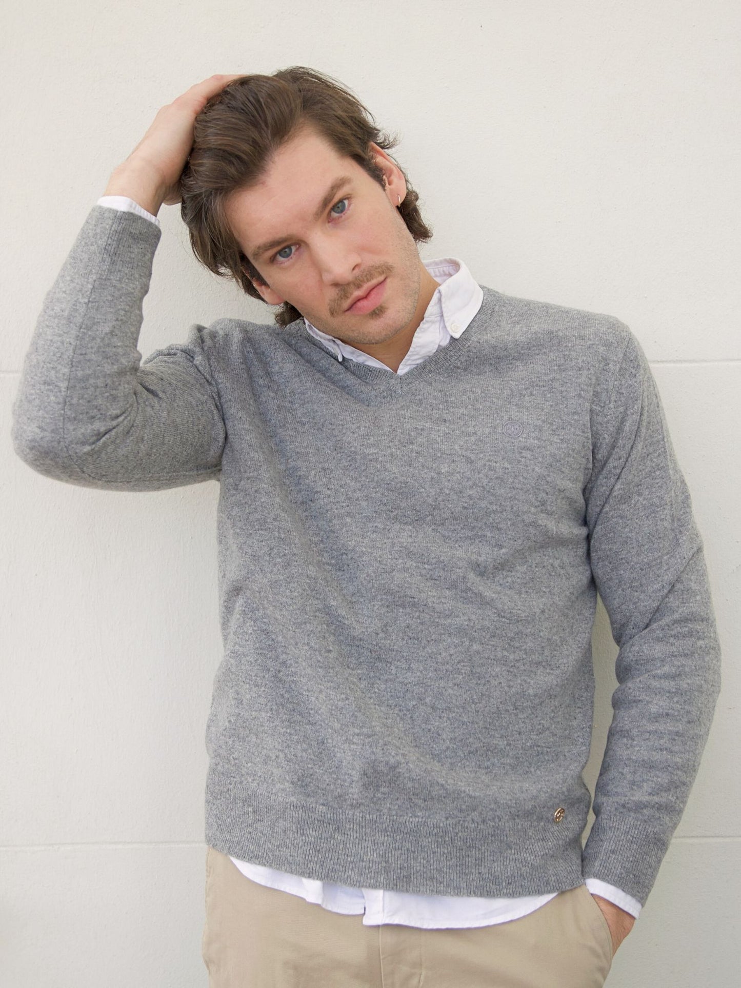 Jersey hombre pico gris