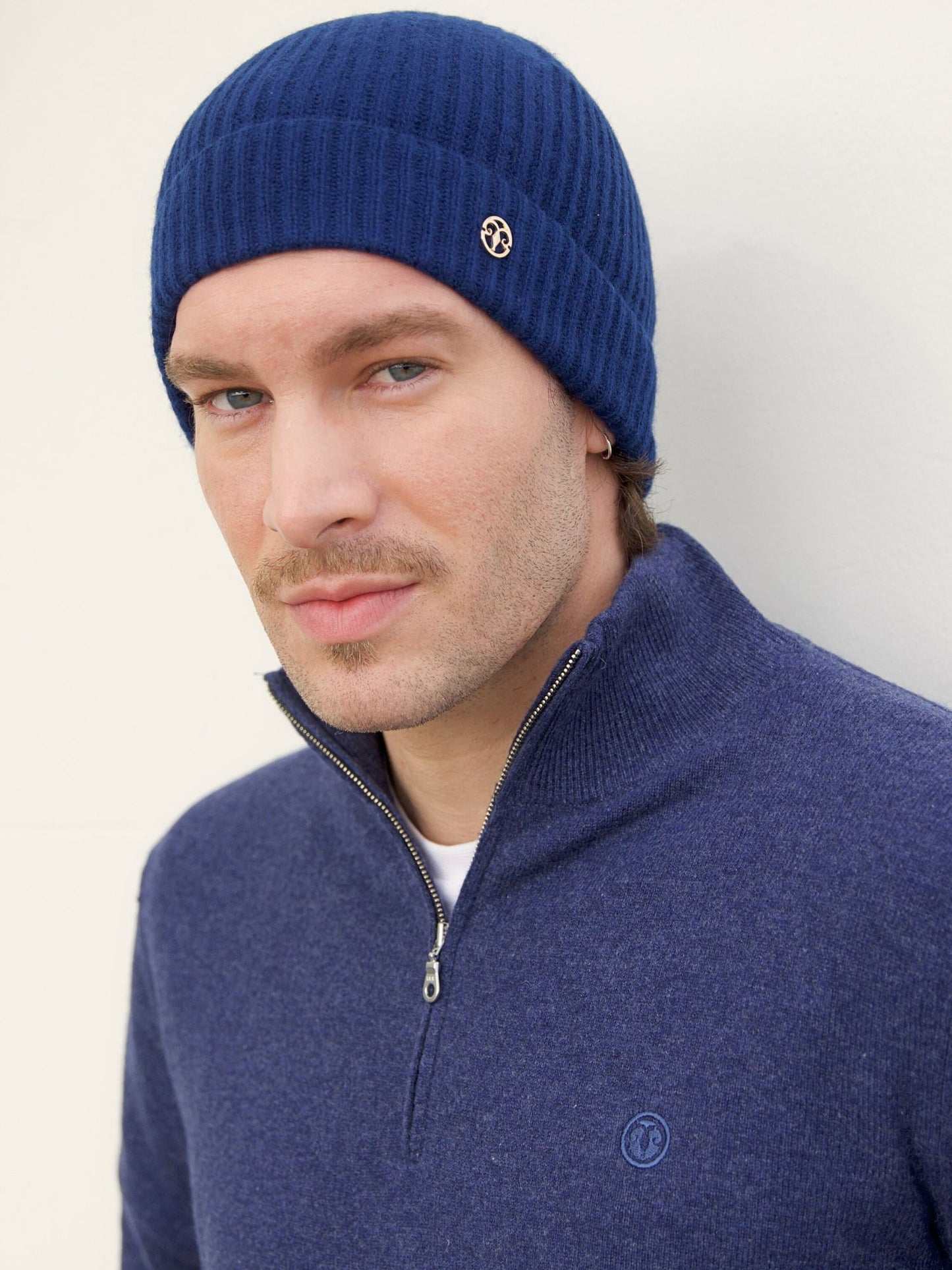 Gorro hombre de cashmere azul denim