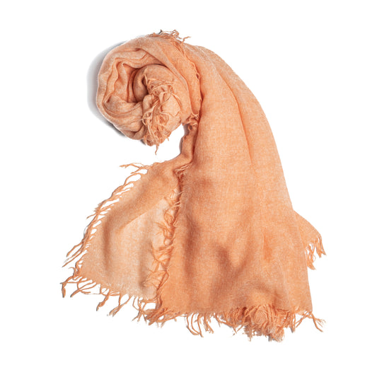 fular de cashmere fino con flecos naranja empolvado