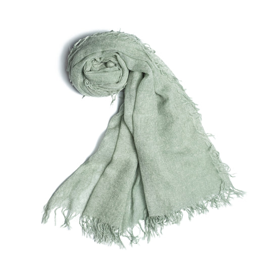 fular de cashmere fino con flecos verde menta