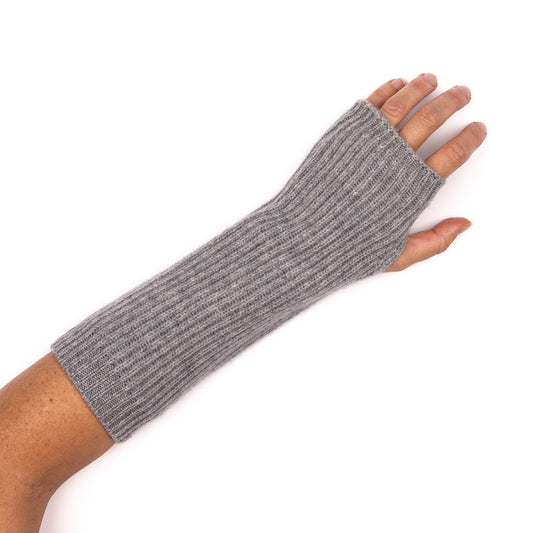 Gray cashmere ribbed mittens