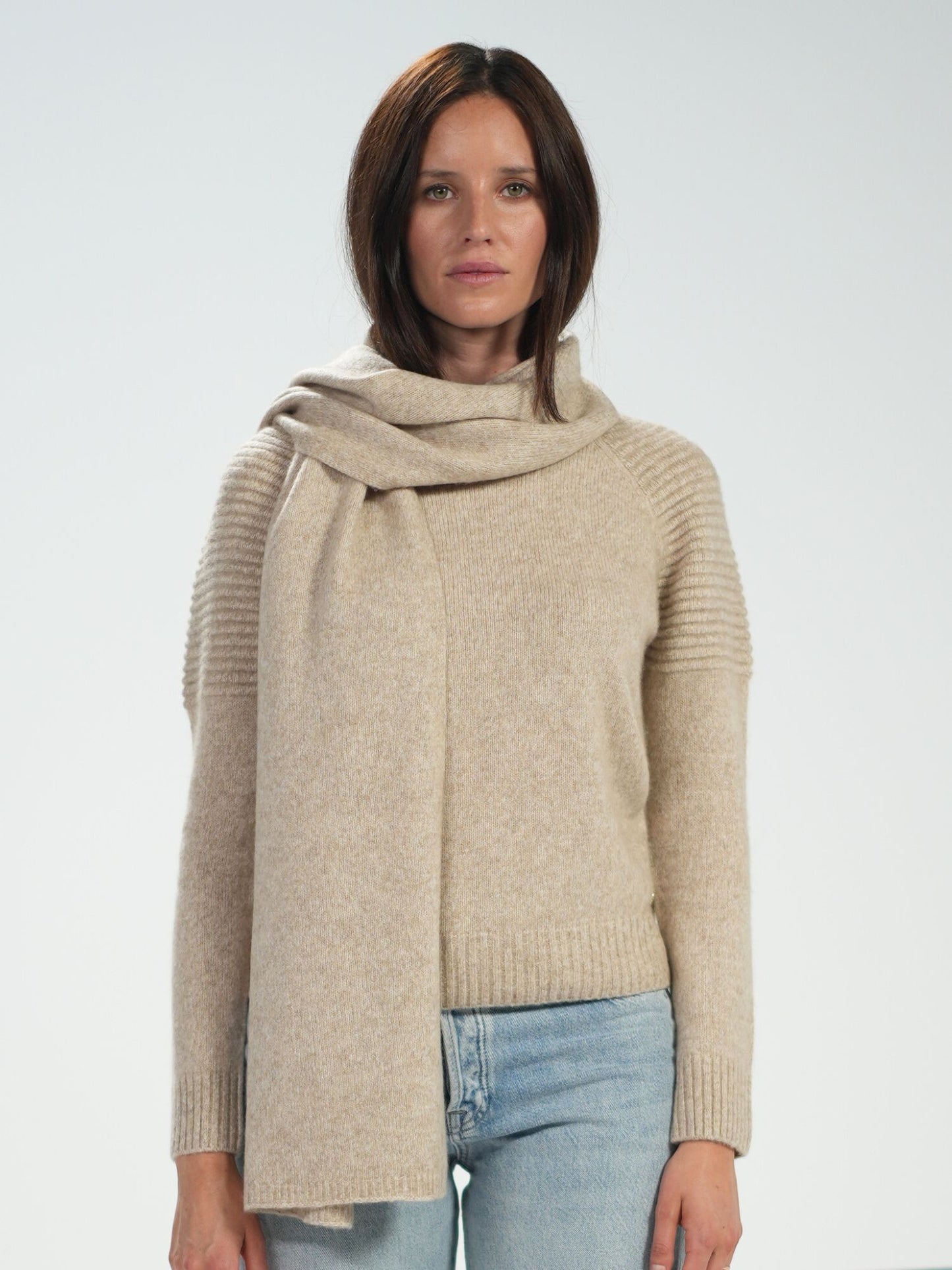 Large beige jaspe knit scarf