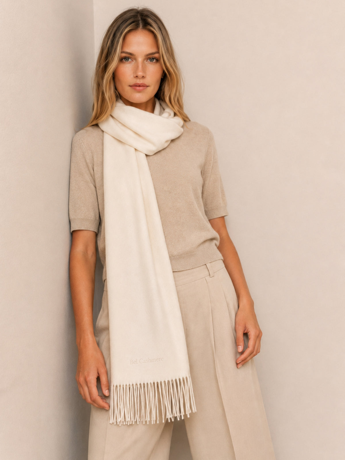White cashmere scarf with fringes