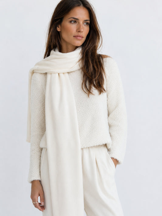 Großer ecrufarbener Strickschal