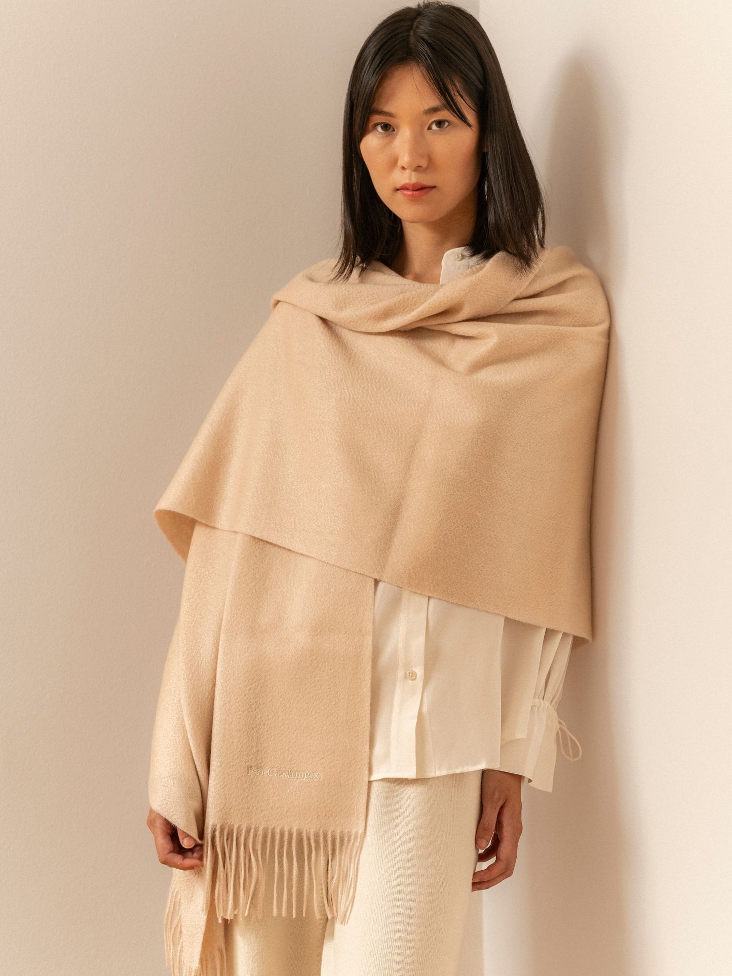 Estola/ Bufanda grande con flecos beige