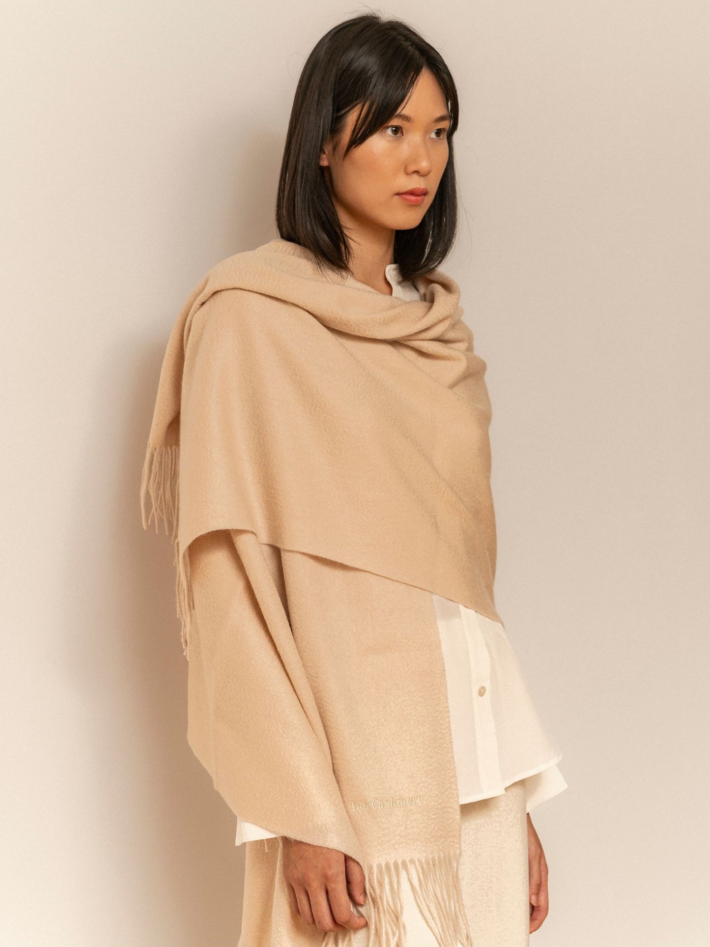 Estola/ Bufanda grande con flecos beige