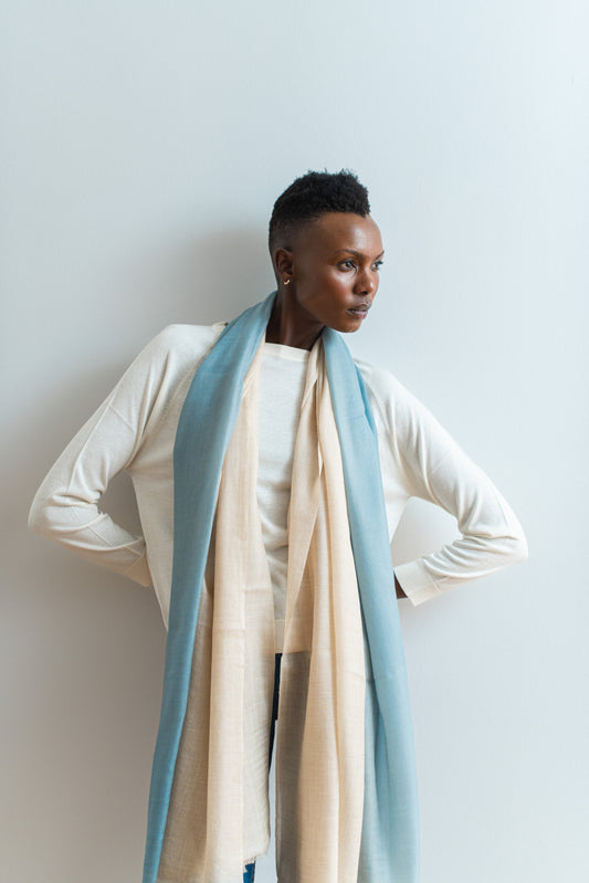 fular fino de cashmere azul degradado
