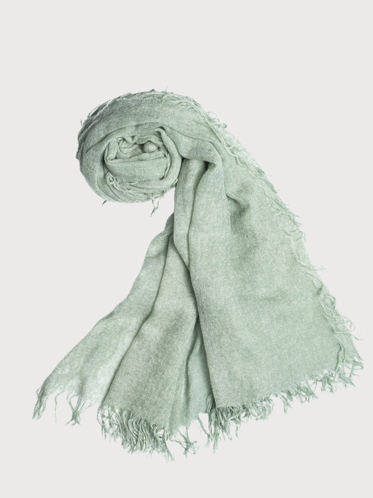 fular de cashmere fino con flecos verde menta