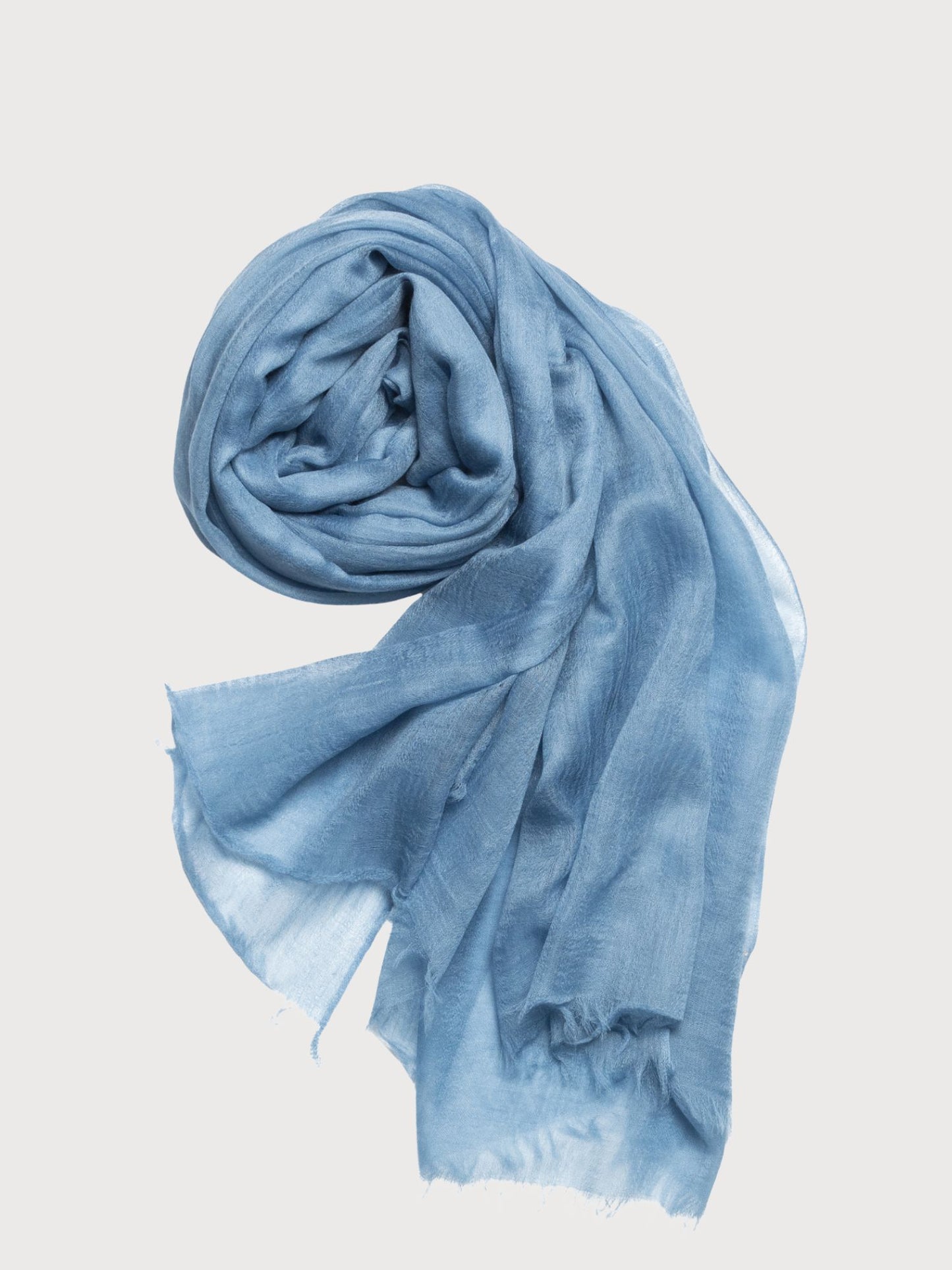 ultra-thin cashmere scarf in blue