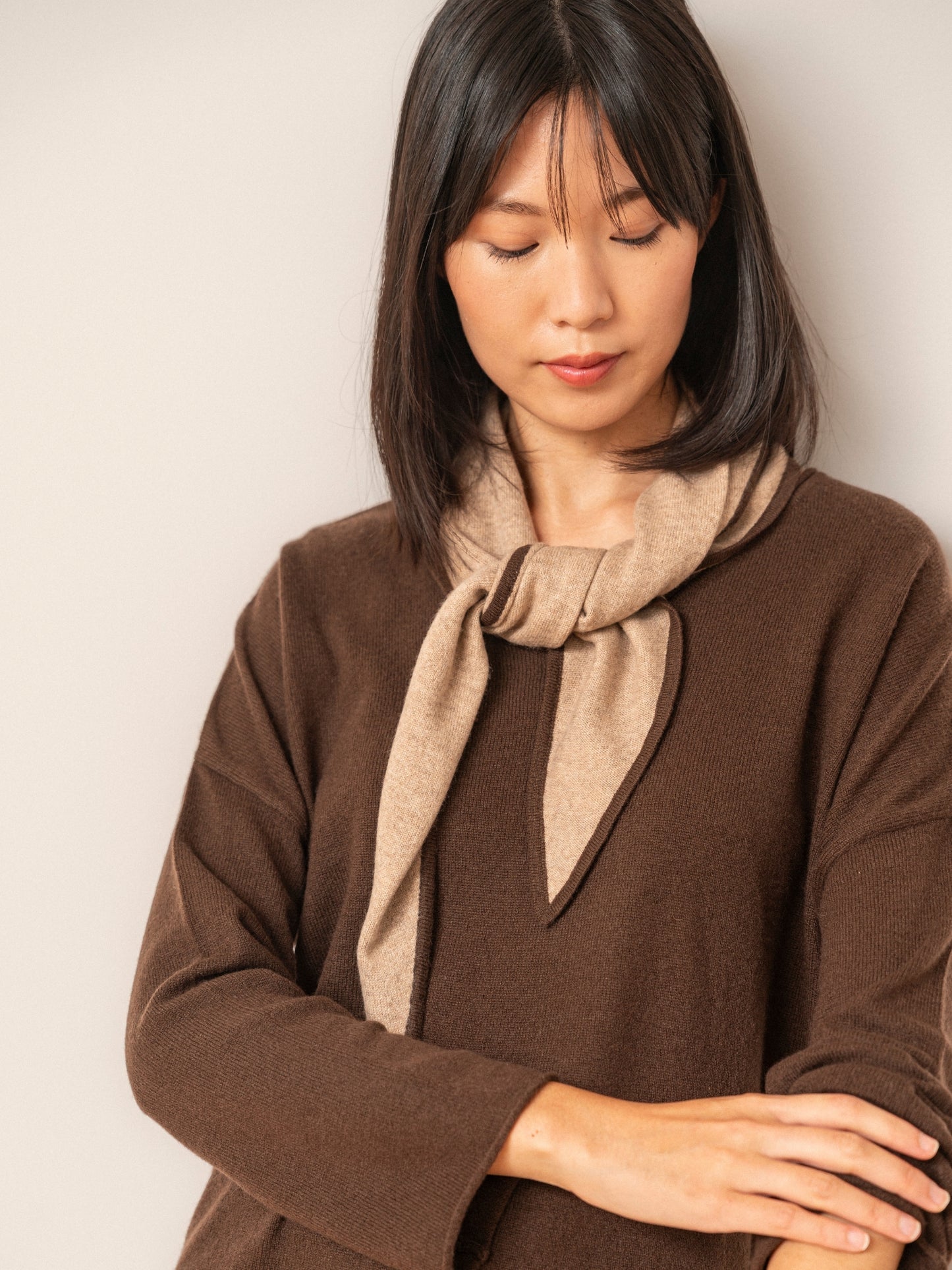 Pañuelo Leonora de cashmere beige