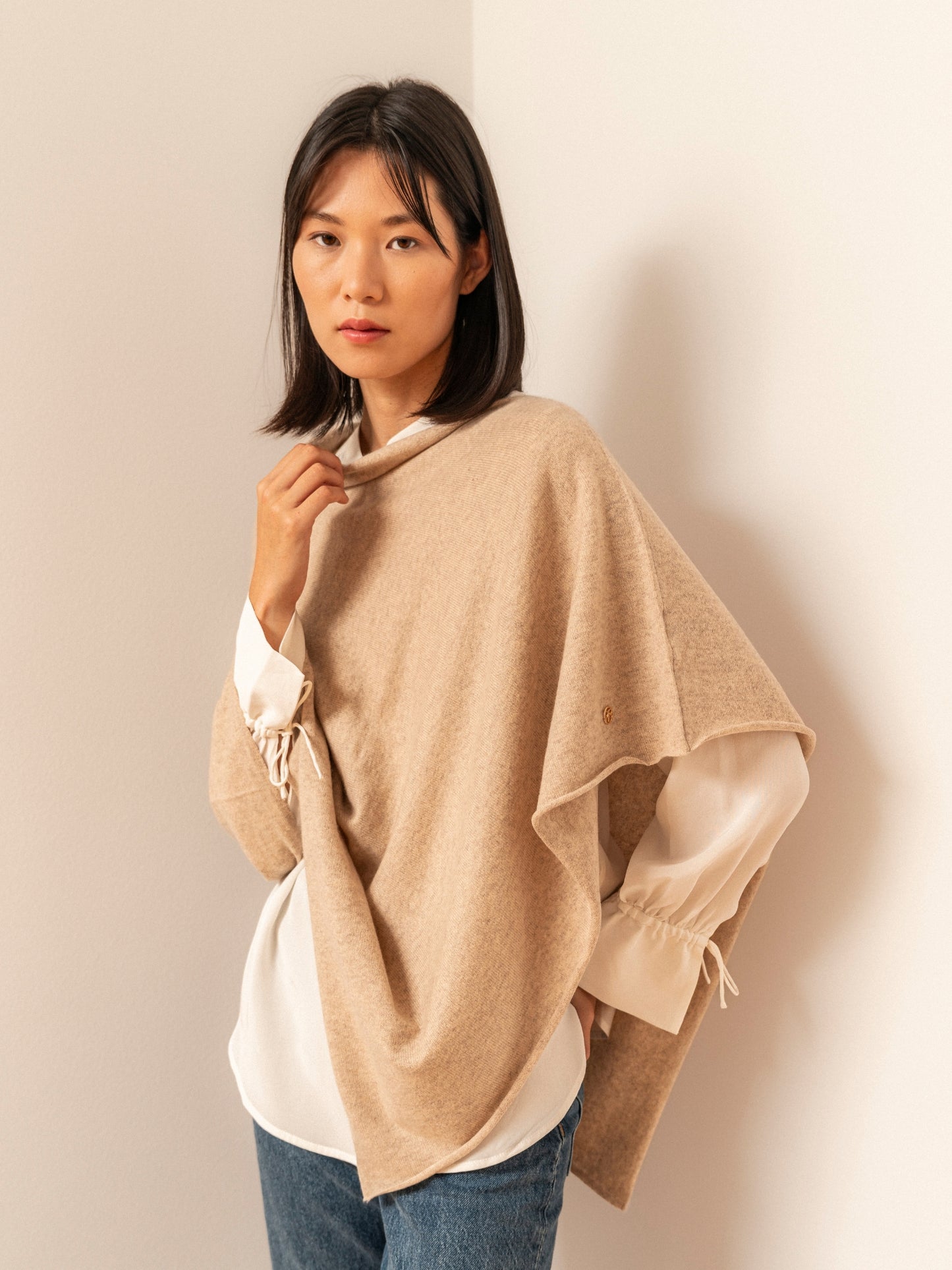 Beige cashmere poncho